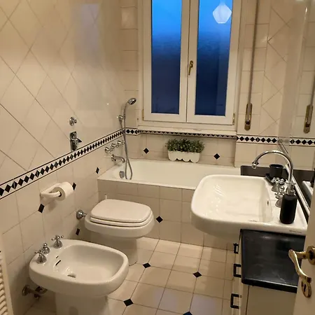Angera Appartement *