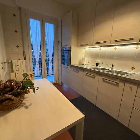 Angera Appartement *
